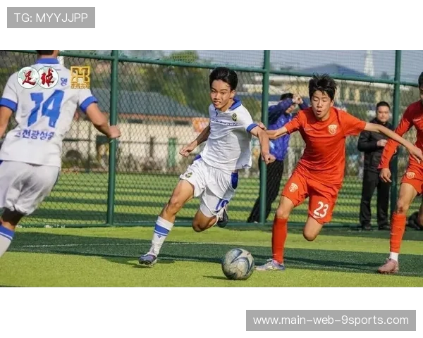 青训体系是否支持球员间的差异化互动与互评，什么是青训队员