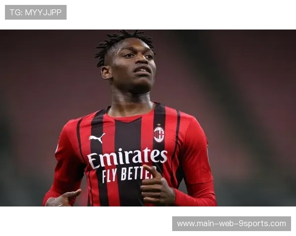 拉斐尔·莱奥禁区内晃动后挑传远端,卡拉布里亚头球